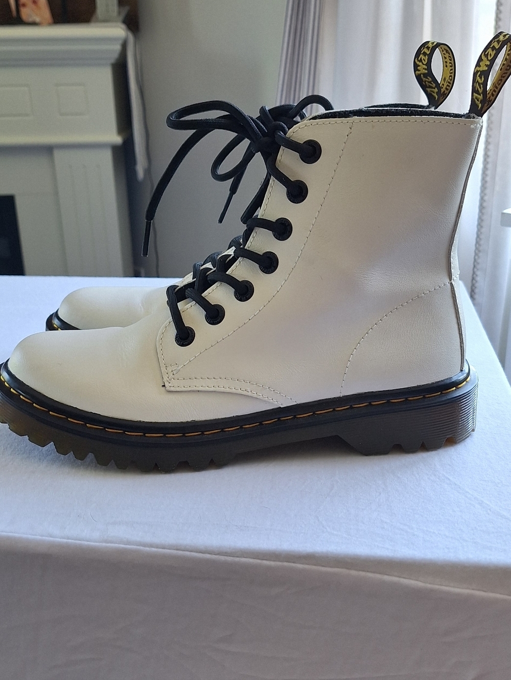 Dr. Martens Luana White Leather Combat Boots Lace-Up Size 8 New